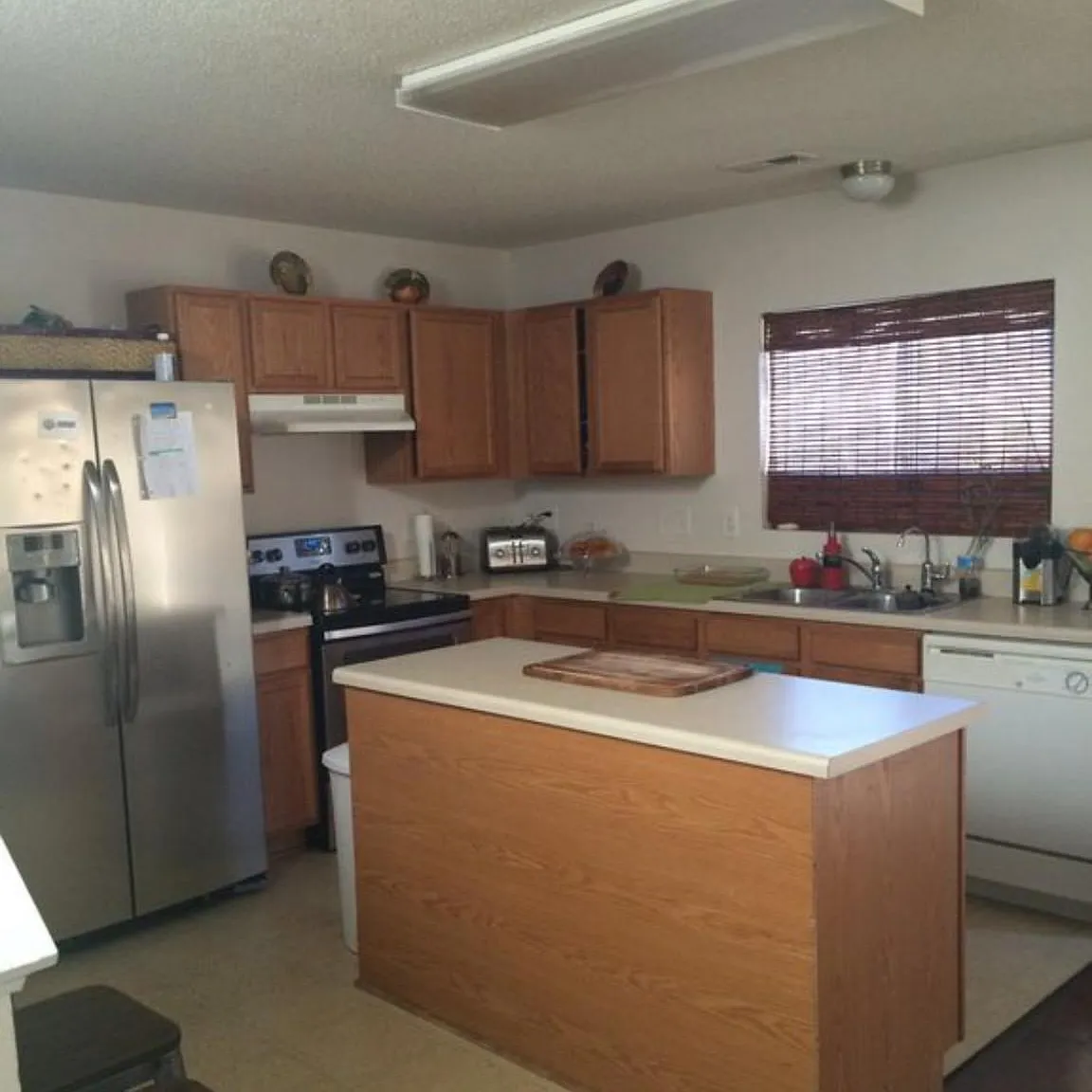 3 bed, 2.5 bath, 1240 sqft, $2,050 — Photo 1
