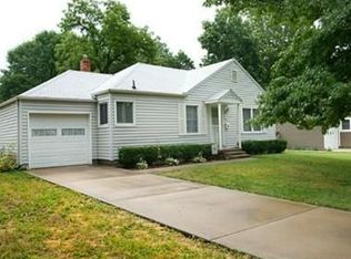 5127 Rosewood Dr, Roeland Park, KS 66205