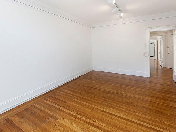 2nd image of 1430 Clay St #5