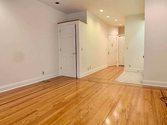 3rd image of 112 E 90th St APT 2D