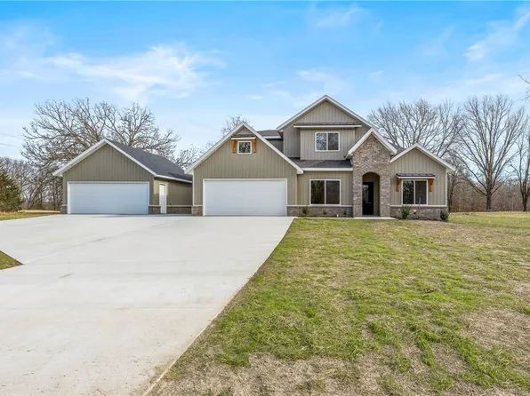 2885 Peck Rd, Pea Ridge, AR 72751