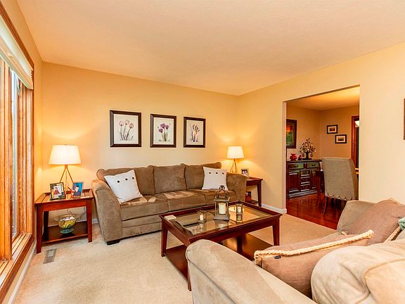 3rd image of 20606 Trowbridge Ln