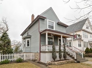 2716 S 60th Ct, Cicero, IL 60804