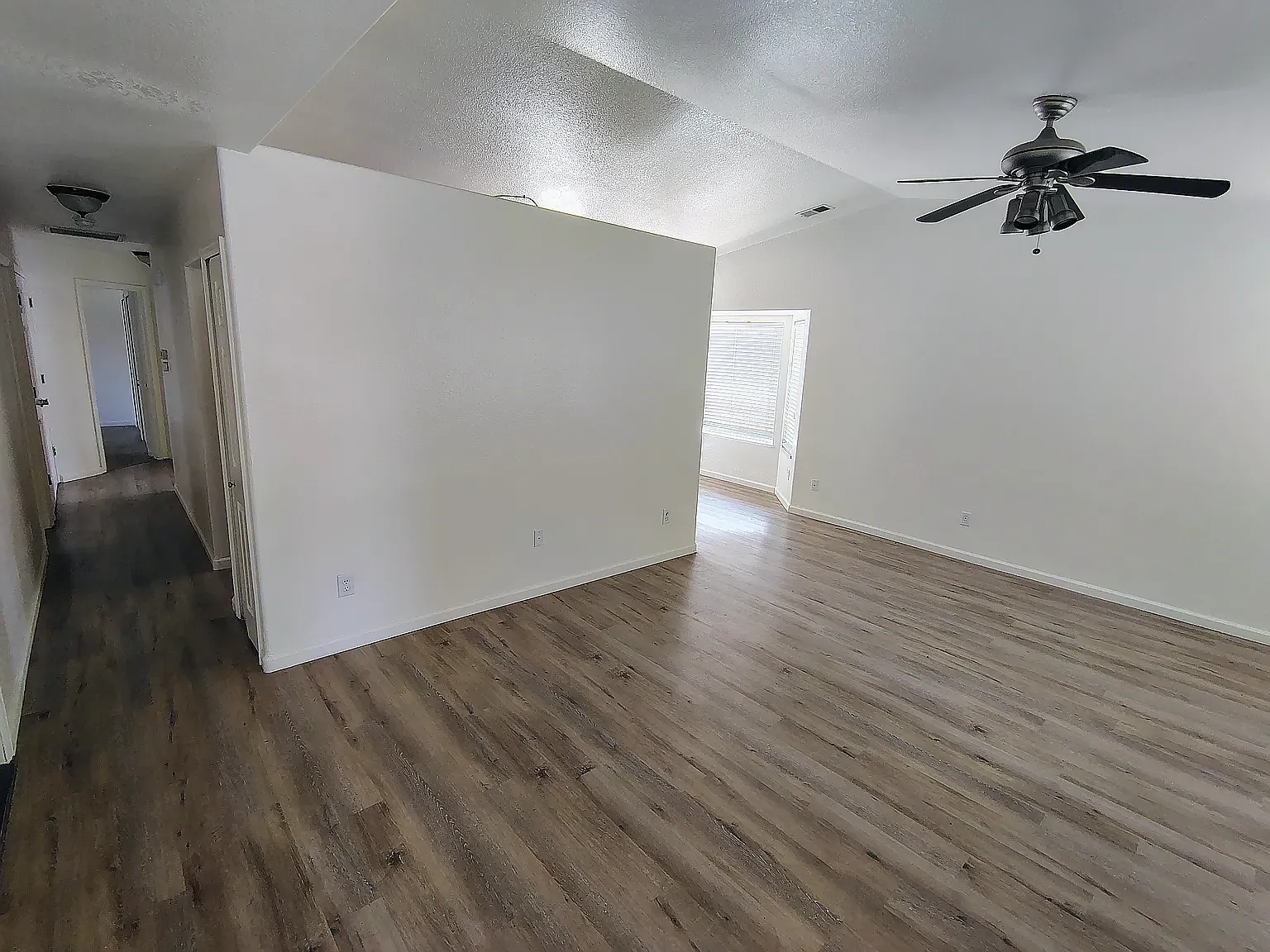 3 bed, 1256 sqft, $2,200 — Photo 3