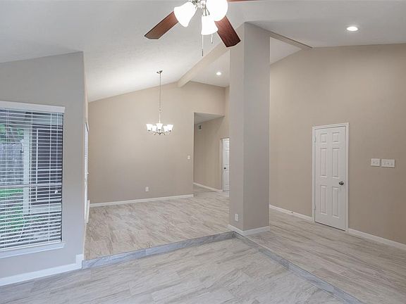 4th image of 15114 Barbarossa Dr