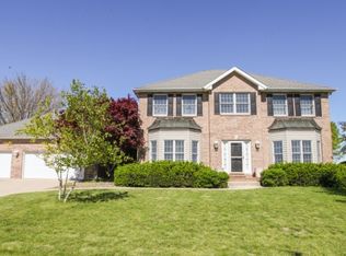 47 Pebblebrook Ct, Bloomington, IL