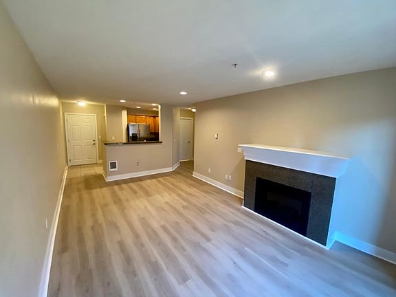 3rd image of 123 Queen Anne Ave N APT 411