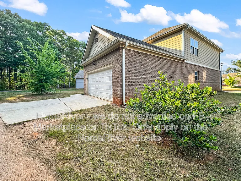 230 Daisy Cir — Photo 21