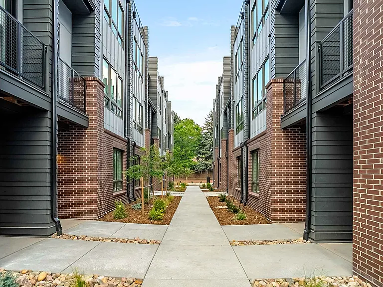 University Hills Townhomes — Photo 36