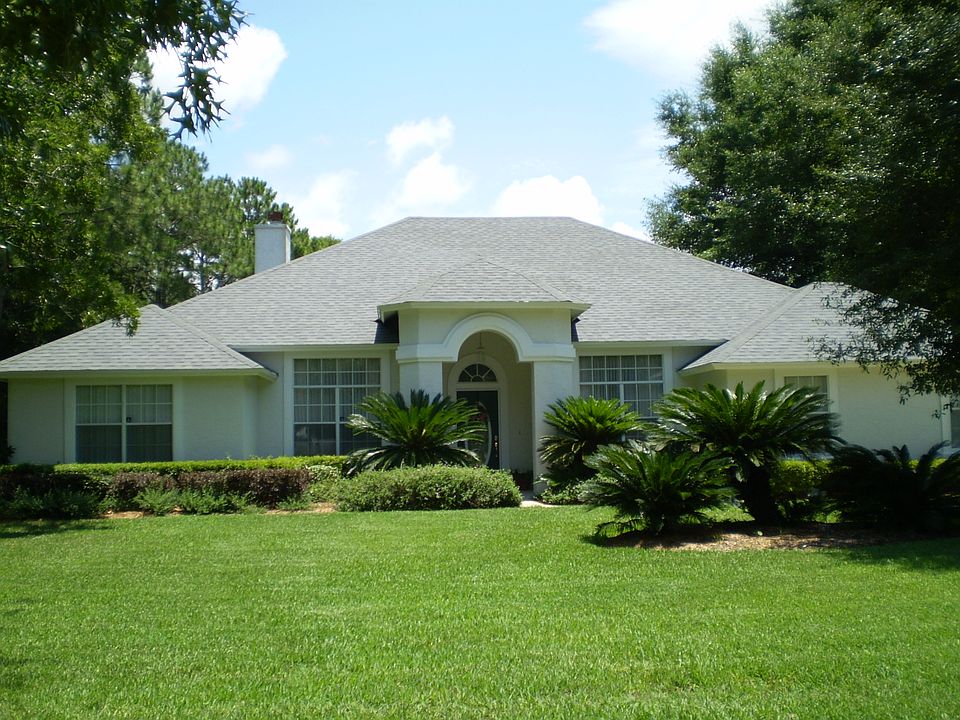 1st image of 121 Bracken Ct