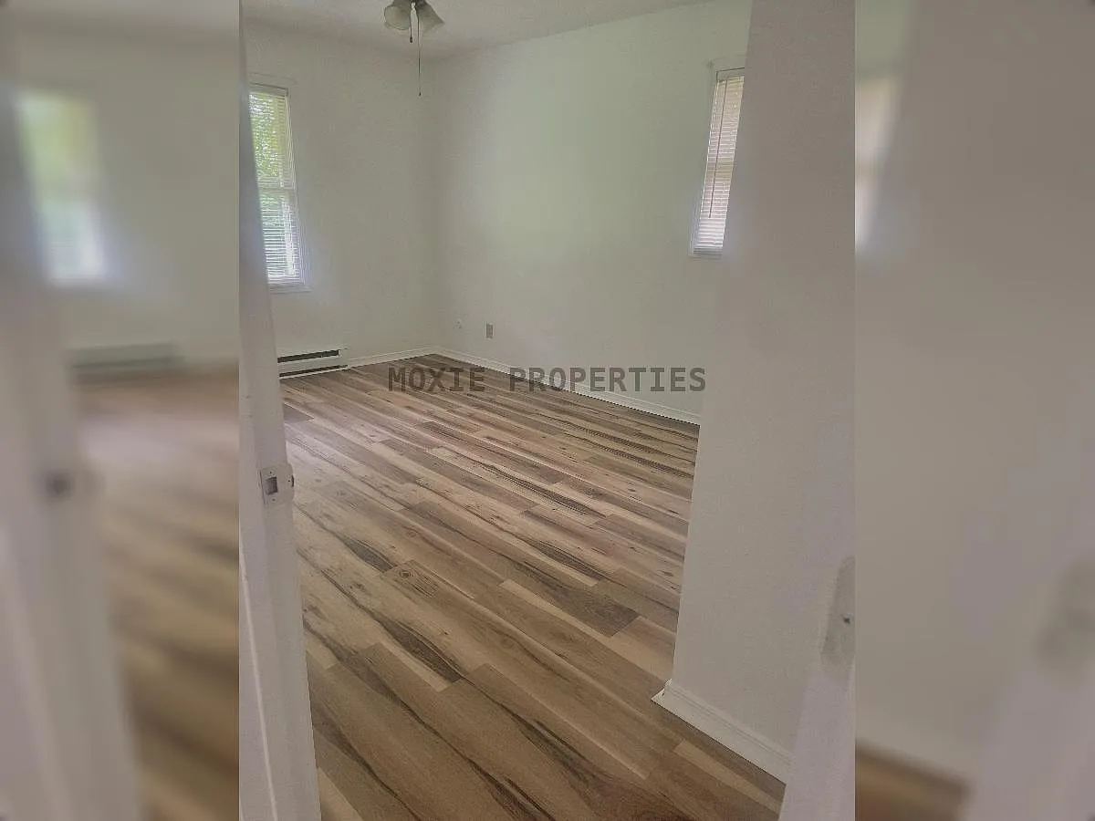 2 bed, $895 — Photo 3