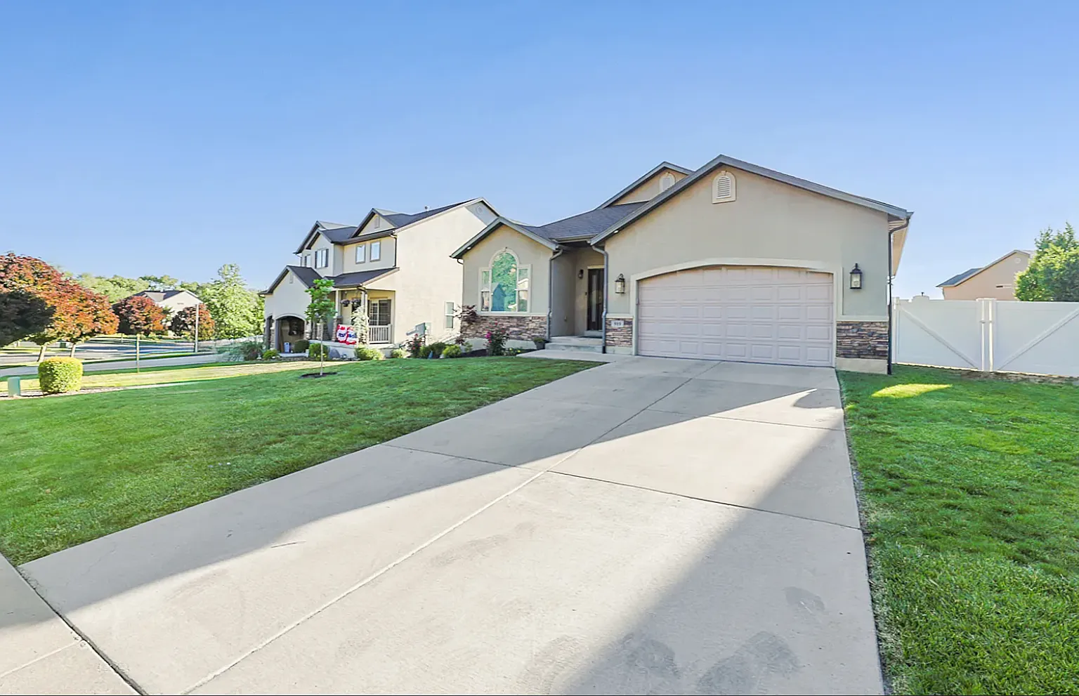 6 bed, 2922 sqft, $3,350 — Photo 3