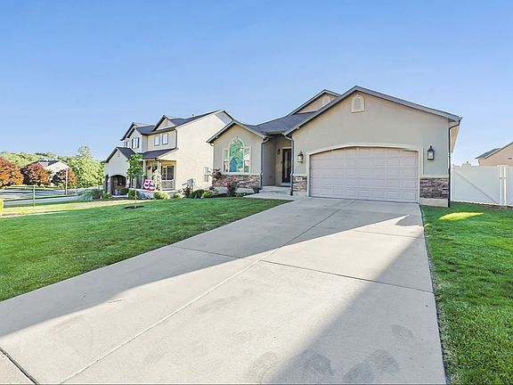 3rd image of 989 S Cinnamon Ridge Dr