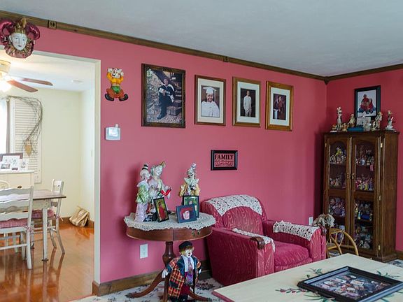 4th image of 197 Hillside Cir