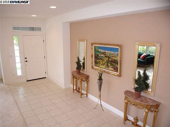 4th image of 5751 Creekview Dr