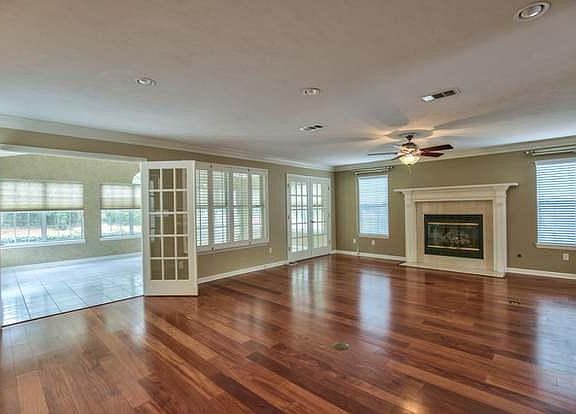 3rd image of 3488 Colonnade Dr