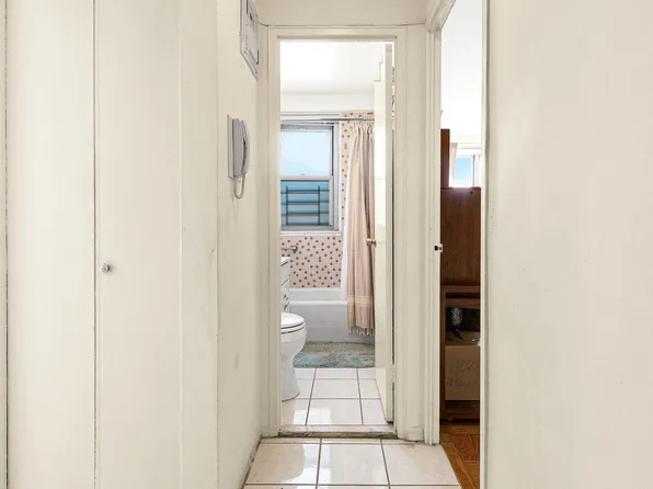 70-25 Yellowstone Boulevard image 15 of 21