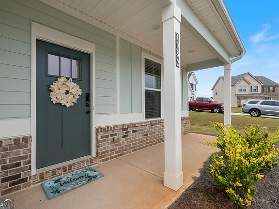 2nd image of 1052 Bodega Loop