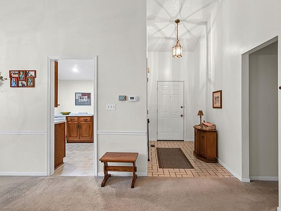 4th image of 262 Westview Cir
