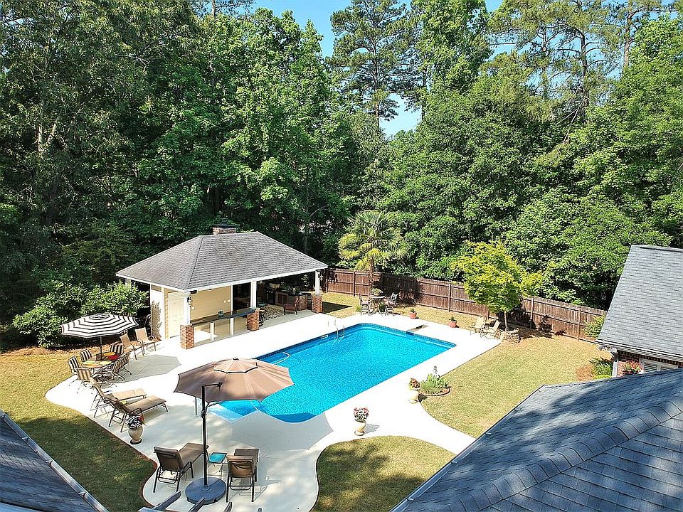2nd image of 307 Dogwood Trce