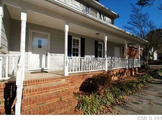 1104 Sunset Dr, Kannapolis, NC 28081