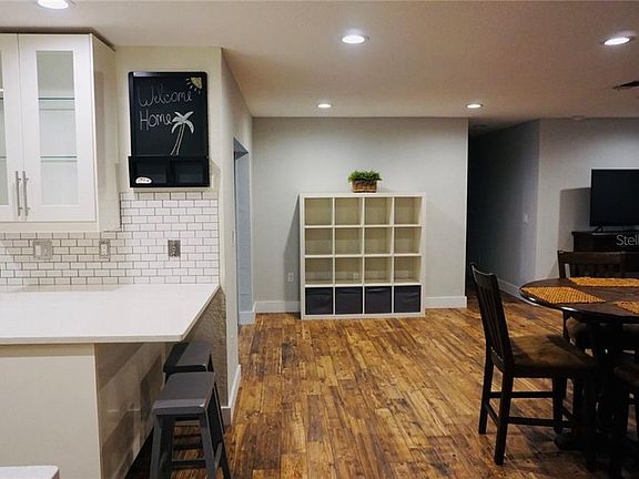 4th image of 21488 Bryn Mawr Ave