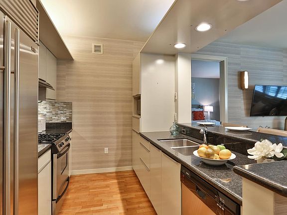 4th image of 219 Brannan St Unit 1B