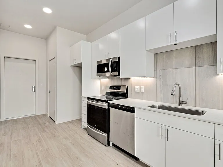 Axis West Flats — Photo 8