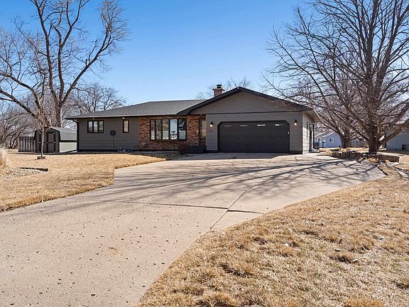 2nd image of 103 Maple Ct