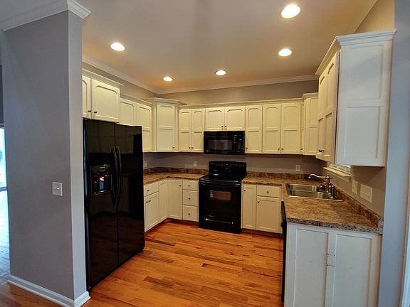 4th image of 7873 Laurelton Dr