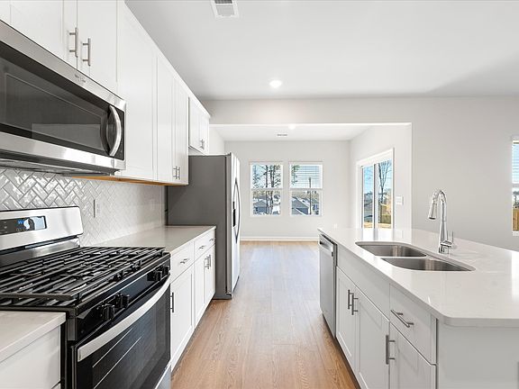 Welcome to the Dallas floorplan at The Village at White Pine.