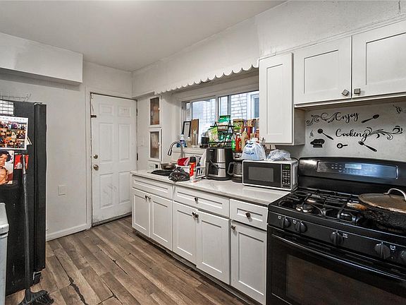 5th image of 225 N 2nd St