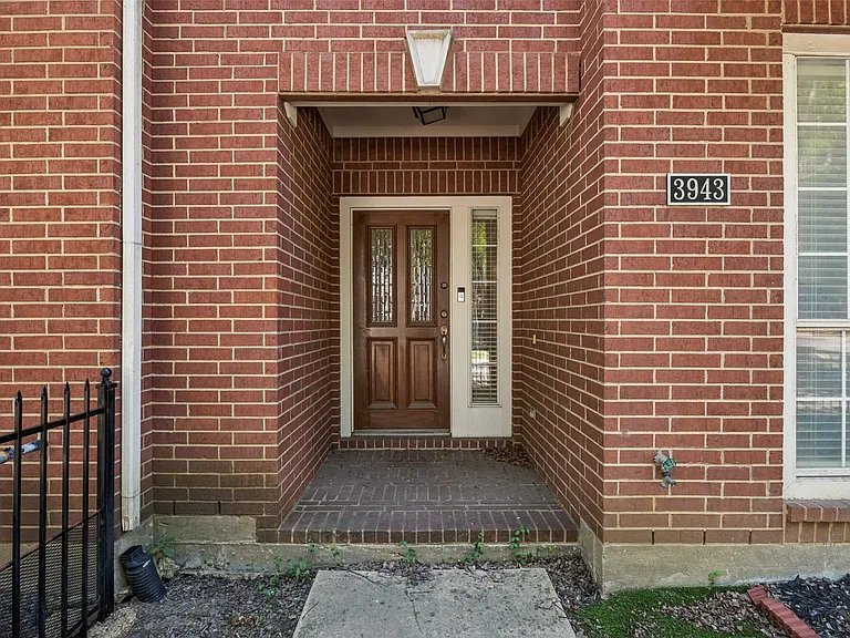 3943 N Hall St — Photo 9