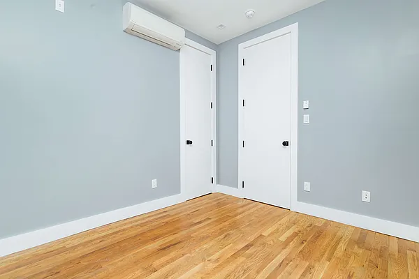 Rented by Nooklyn NYC LLC | media 19