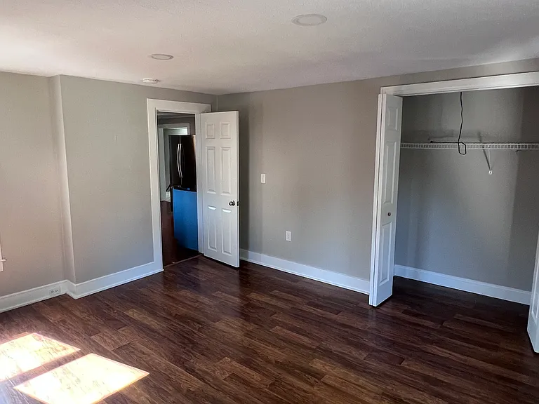 113 E 9th St #1 — Photo 9