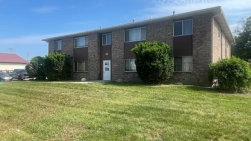 Raceway Apartments Photo 1