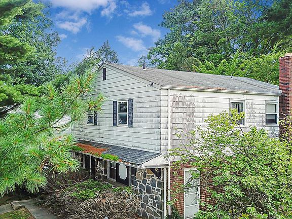 4th image of 9096 Pine Rd