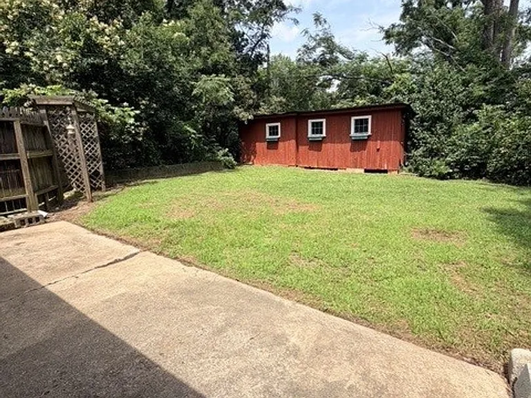302 Bowles Ave — Photo 20