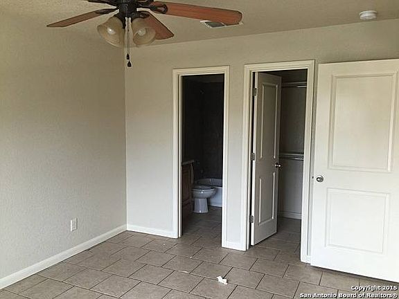5th image of 4631 Hollyspring Dr