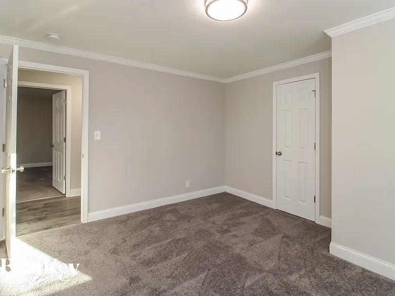 218 Friendway Rd — Photo 10