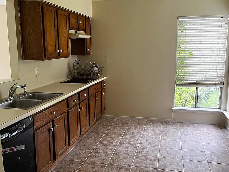 15523 Donnet Ln — Photo 16
