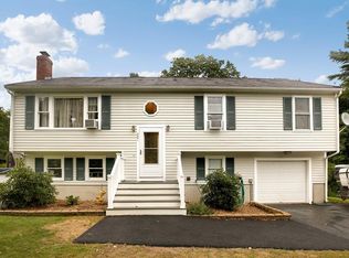 201 White Pine Dr, Taunton, MA 02780