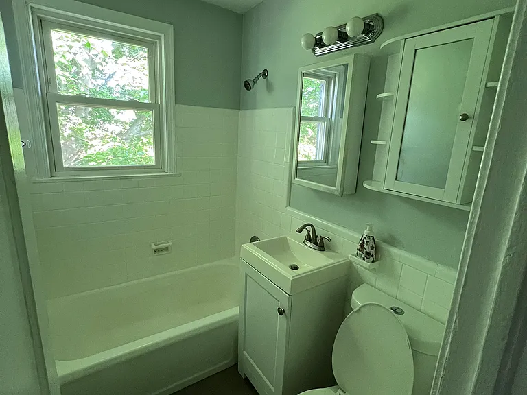 1110 N Kenilworth St #8 — Photo 5