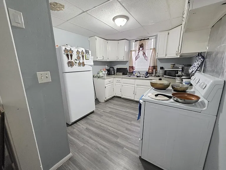 105 Arthur St #1 — Photo 6