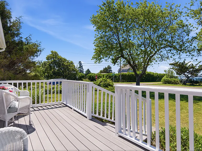 59 Peconic Ave — Photo 20