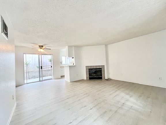 5th image of 3919 Mississippi St APT 2