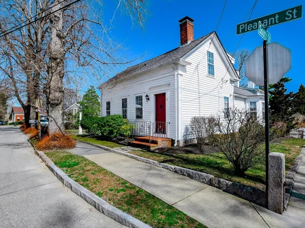73 Pleasant St, Marion, MA 02738