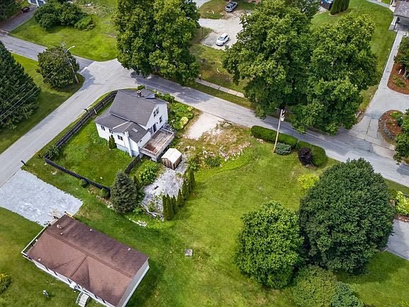 3rd image of 150 Holly Street