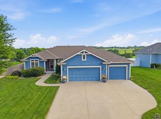1842 NW 49th St, Topeka, KS 66618
