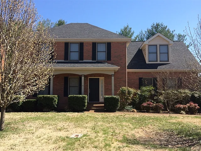 1216 Buckingham Cir